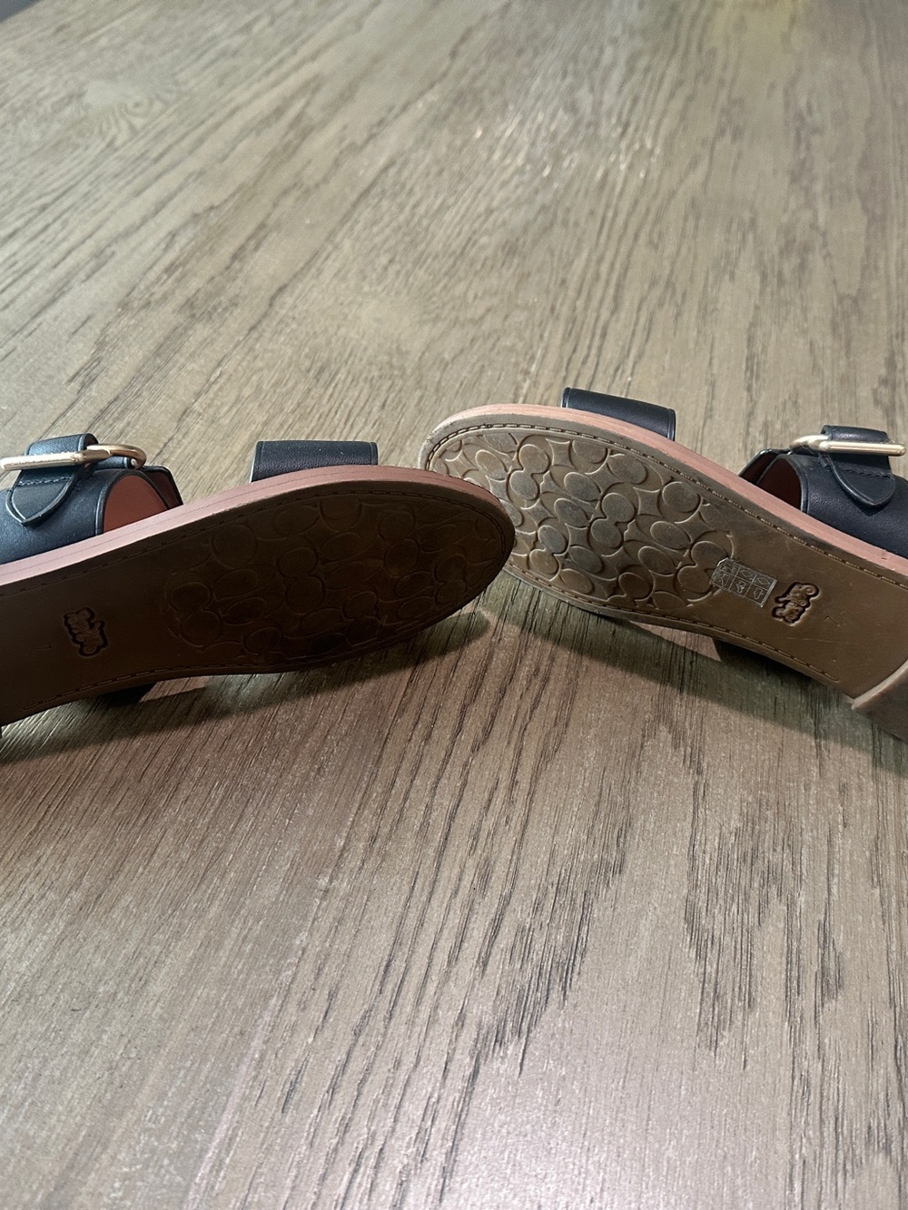 Coach Leather Slip-On Flat Sandals Size 7 Black Hallie - Picture 8 of 9